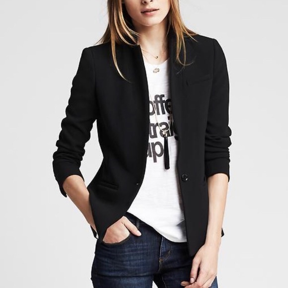 Banana Republic Jackets & Blazers - Banana republic soft blazer🖤
